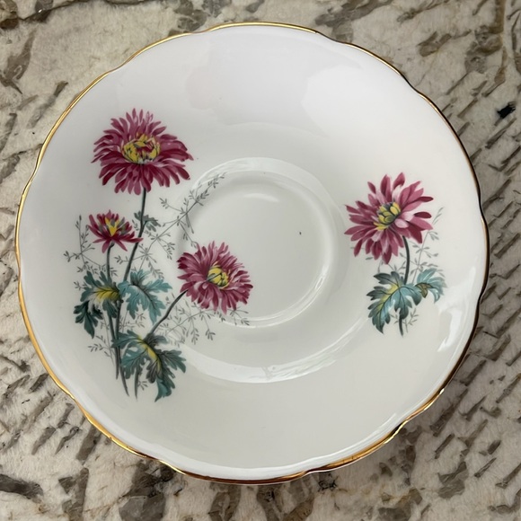 DELPHINE Bone China England Purple Floral Pattern Gold Gilt Cup & Saucer Set - Picture 3 of 6